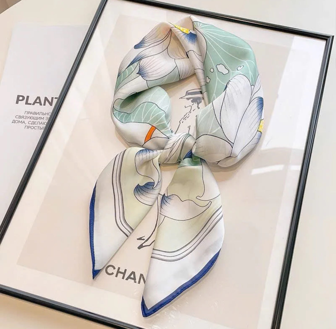 Dubai - Blue Outline - Short