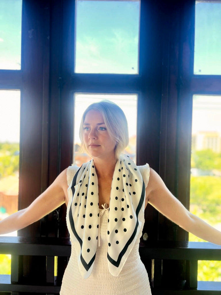 Venice - Black Pocca Dot - Short